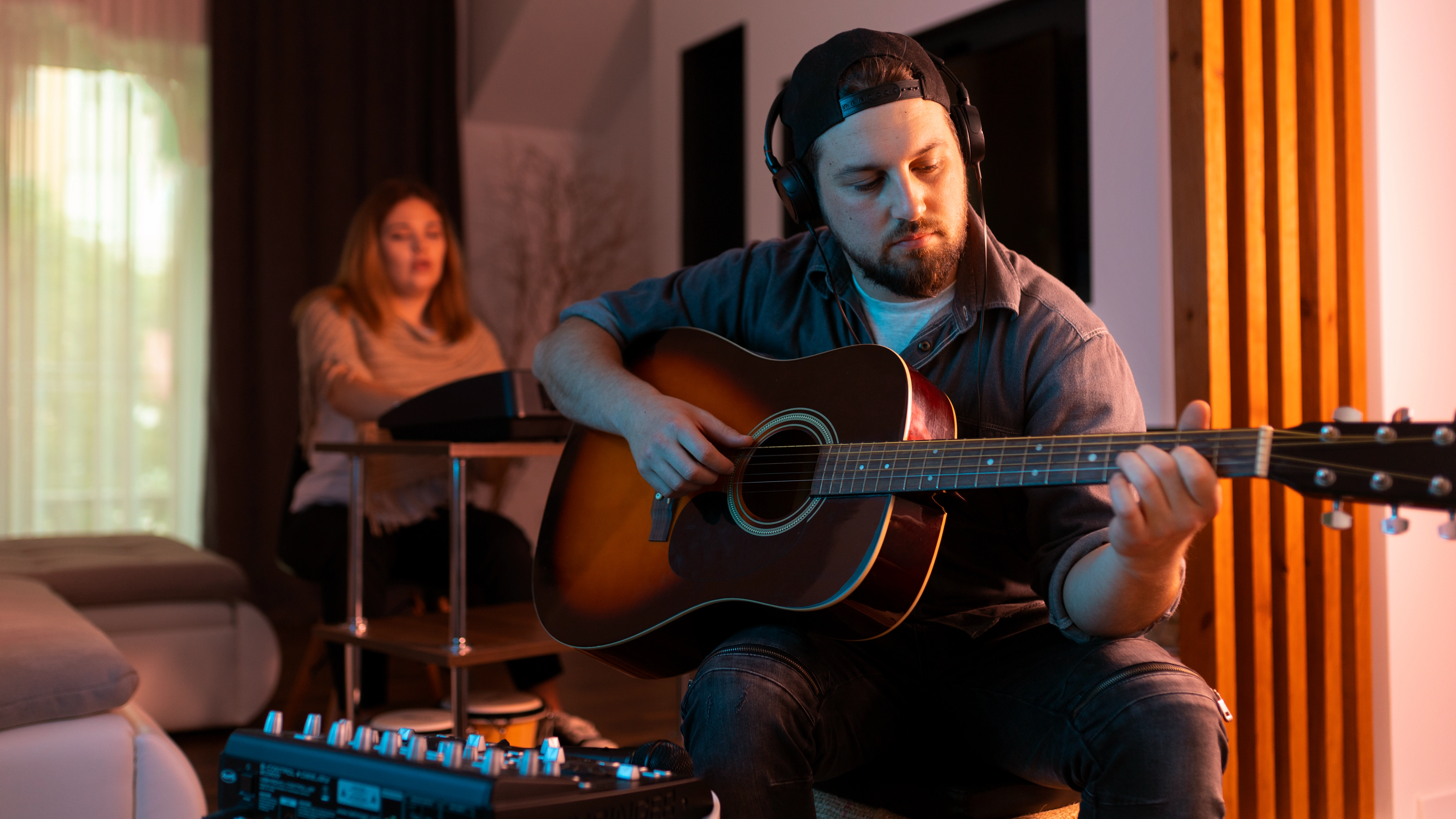 Solo & Duo Acts